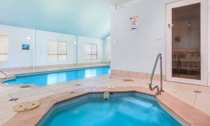 Merriang Casa | Buffalo River Retreat - 6 Bedroom