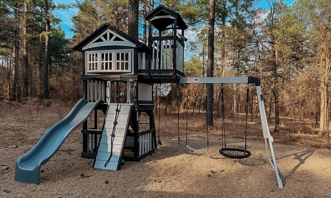 Hochatown Cabina | Build-Your-Own Mini Golf, Pool, Sauna, Games Galore - The Bitmore