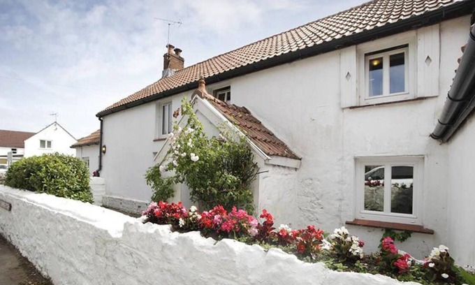Oxwich Casa | Una bonita casa de campo situada en jardines amurallados y repleta de elementos de época. Bull Croft Cottag