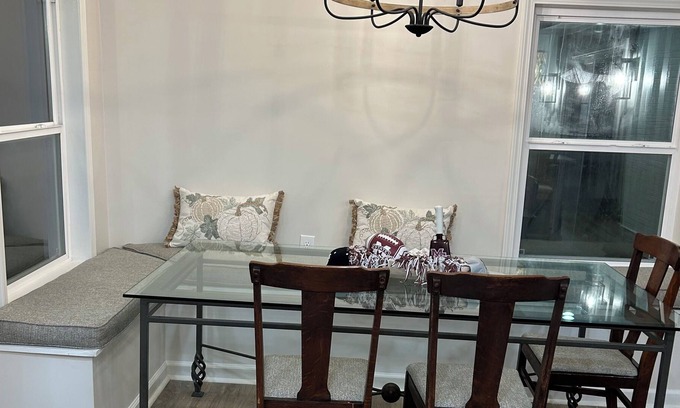 Sessums Casa | Bulldog Cottage 2. Only 7 miles from MSU campus
