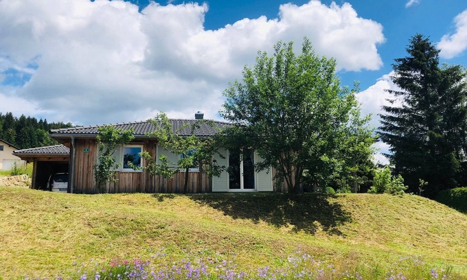 Schwarzenberg am Boehmerwald Casa | Bungalow para un máximo de 6 personas cerca de remontes de esquí de fondo, también estufa de leña