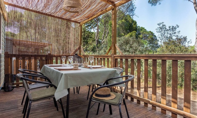 L'Escala Chalet De Esquí | Bungalow Lago del Camping