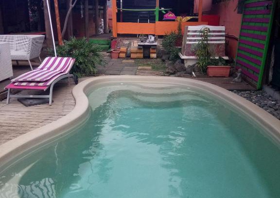 La Possession Casa | Bungalow accès piscine jaccuzzi chez Kat et rico