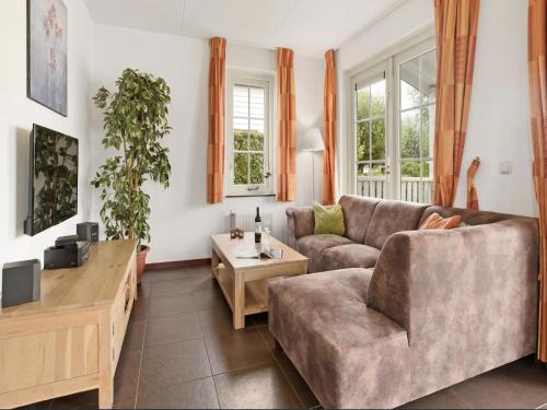 Municipality of Nissewaard Casa | Bungalow by Water with Sauna in South Holland