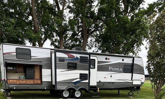 Brooklyn Alquiler De RV | Bunkhouse Camper