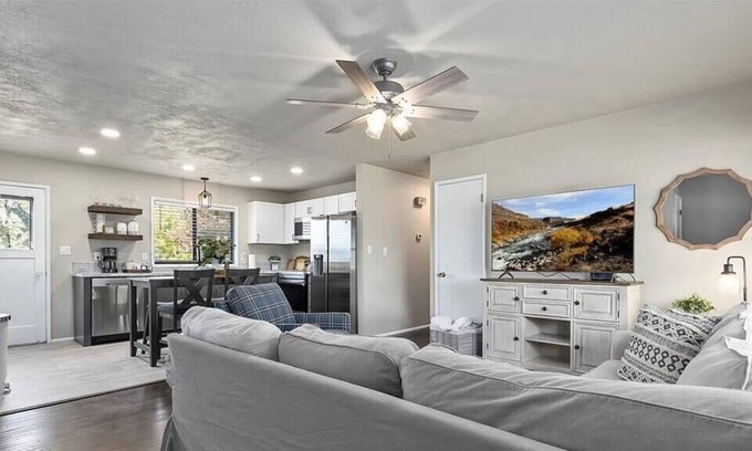 Burley Casa | Burley Oasis -3 Bed 1 Bath