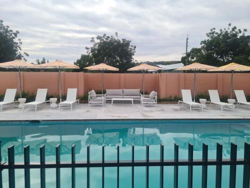 Lake Albert Hotel | Burringa Garden Motel