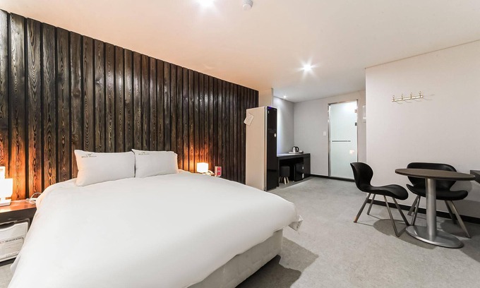 Saha Hotel | Busan Janglim Blue Moon Hotel