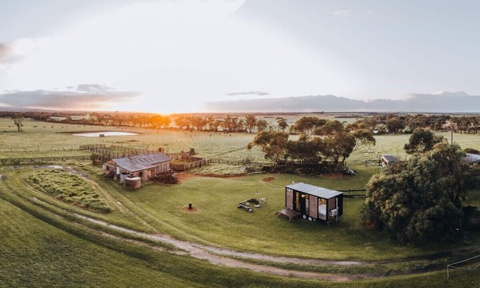 Alberton West Casa | Bush Retreat 1 by Tiny Away