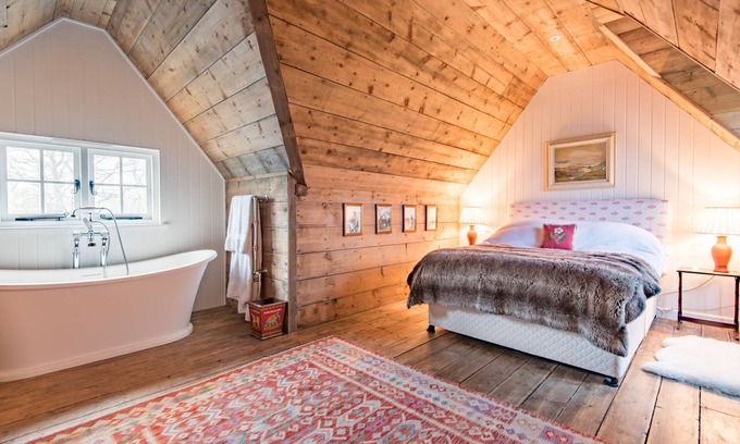 Chiddingstone Hoath Casa | Bushes Oast by Bloom Stays - Oast house sleeping 5 guests in 2 bedrooms