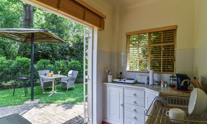 Muldersdrift Casa | Bushwillow ¡Amplia cabaña para 2 personas con acceso privado al jardín!