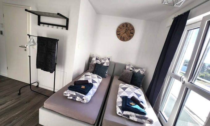 Neusaess Apartamento | Business apartment with WIFI, elevator & free parking