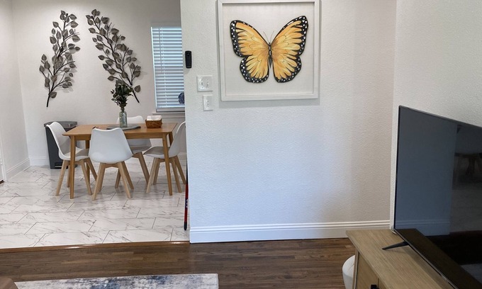 South Arlington Casa | Butterfly Place our Charming 3 Bedroom Home in Kennedale Texas