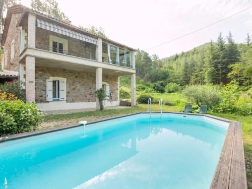 Molieres-sur-Ceze Casa | Cévennes View Retreat in Molières
