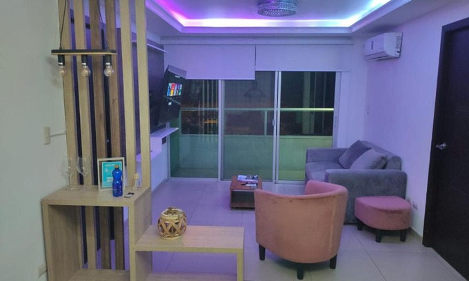 Juan Montalvo Apartamento | Cómodo dpto full equipo 2 hab, seguridad y parqueo privado