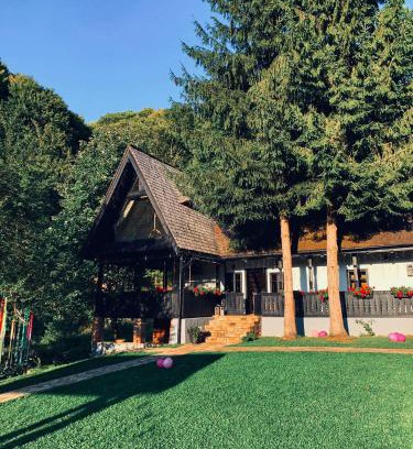 Firiza Villa | Căsuța cu doi brazi