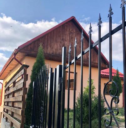 Manastireni Casa | Căsuța cu livadă