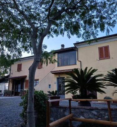 Rosignano Marittimo Apartamento | Casale rustico Poggiarino diB&L