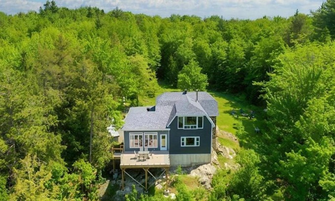 Saint-Denis-de-Brompton Casa | The Rock of Little Brompton Lake