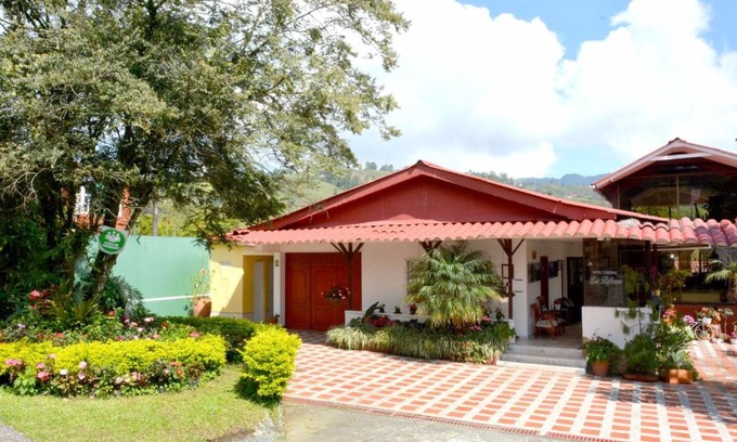 La Estrella Hotel | Cabañas Las Bifloras