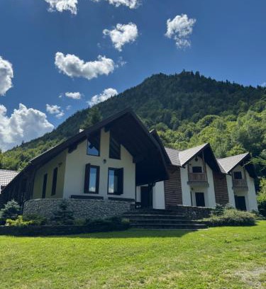 Moisei Cabina | Cabana La Poarta Codrului