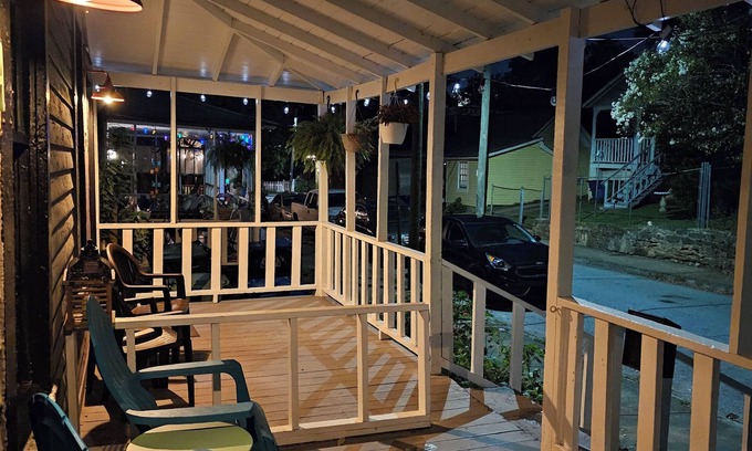 Cabbagetown Apartamento | Cabbagetown, Free Wi-fi, Parking, 6 beds, Beltline