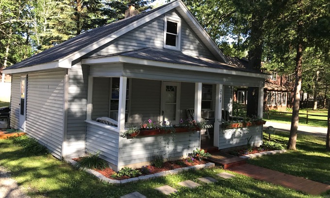 Higgins Lake Cabaña | CABINA # 1 CON VISTA AL LAGO EN EL LAGO DE HIGGINS - TRUE NORTH CABIN RENTALS