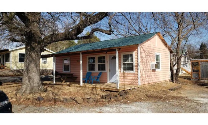Longtown Cabina | Cabin #3 at Snug Harbor Cabins Lake Eufaula, O