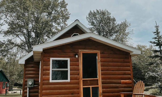 Gould City Cabina | Cabin 6-The Loon's Nest at Sunset Pines Resort