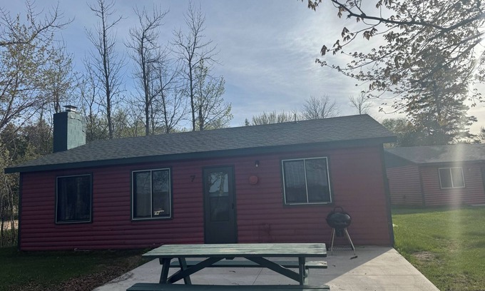 Gould City Casa | Cabin 7-Angler's Lodge at Sunset Pines Resort
