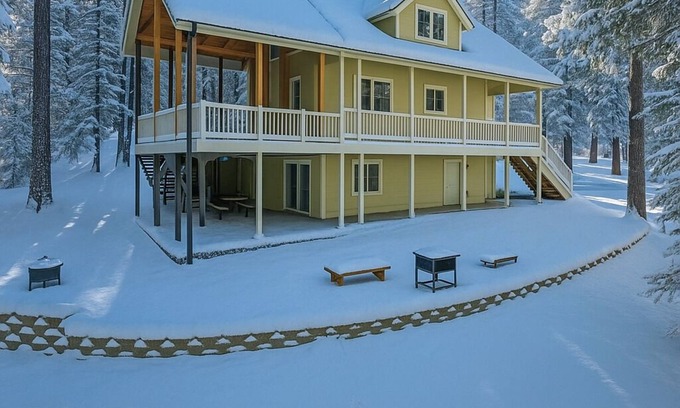 Shaver Lake Cabina | Cabin at the Creek ~ Family Fun Starts Here!