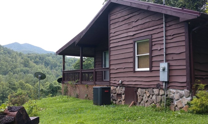 Sylva Cabina | Cabin near Blue Ridge parkway and Lake Junaluska
