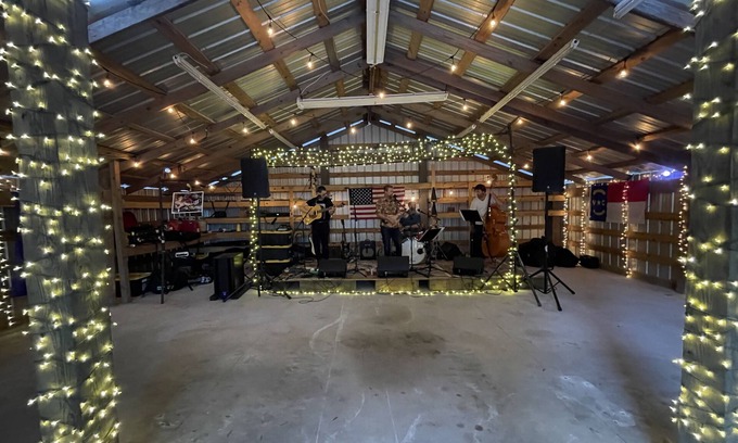 Rocky Point Cabina | Cabin sleeps 10 on 65 acres - dirt bike tracks, 4 wheel, fish, camp, and more!