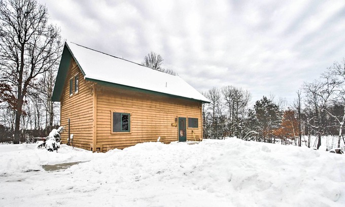 Pequot Lakes Cabina | Cabin w/ Fireplace < 1 Mile to Lakes + Golf