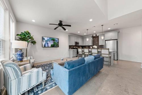 Lafayette Villa | Cajun French House-2 King Beds-Near Sports Complex