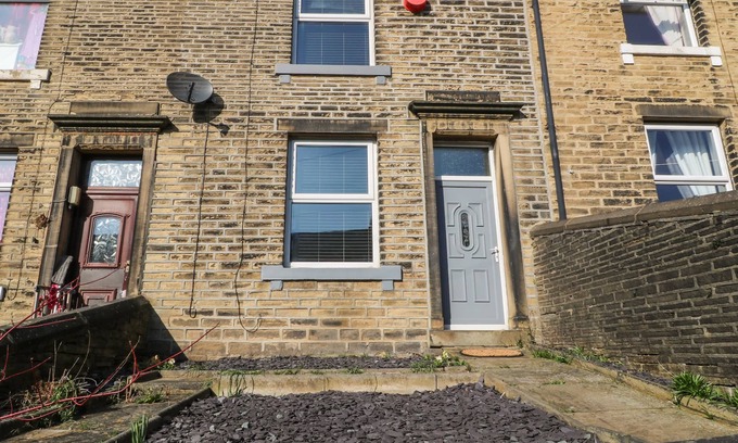 Sowerby Bridge Cabaña | HAPPY VALLEY-CALDER COTTAGE, with a garden in Sowerby Bridge