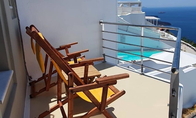 Imerovigli Hotel | Caldera's Majesty