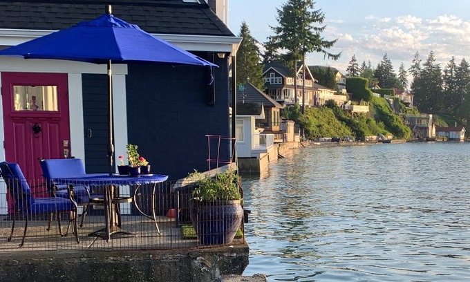 Tacoma Casa | Caledonia Beach Waterfront Home. Direct access to the private beach!