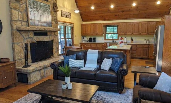 Grantville Cabina | Calming Cabin near Perry Lake