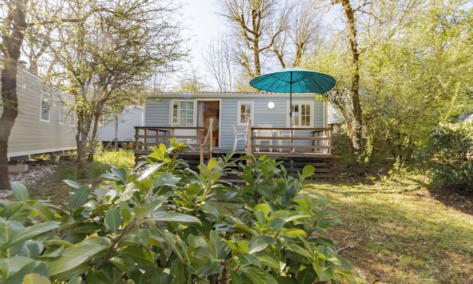 Bouzic Casa | Casa móvil "Calvi": Vacaciones en Dordoña, Piscina Compartida y Mini Granja cerca de Sarlat