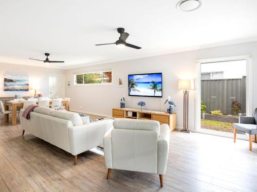 Callala Beach Casa | Calypso - 4 Mins Walk to Beach - Community Pool