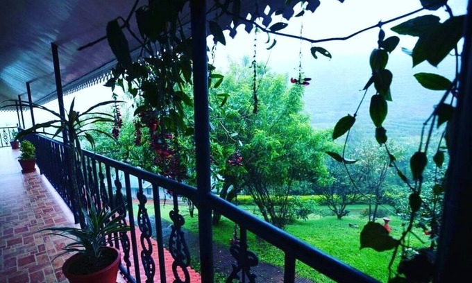 Devikolam Hotel | Camelot Resort