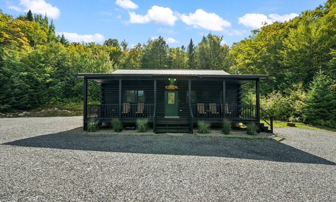 Rangeley Plantation Casa | Camp 17 | Private | Renovated Summer 2025