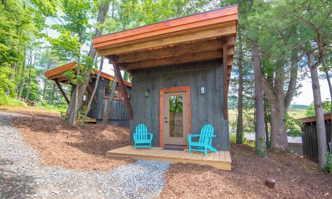 West Jefferson Cabina | 1 Mile to Downtown West Jefferson Camping Cabin #6