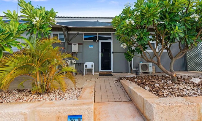 Exmouth Apartamento | Camp David - exclusive hi-end apartment, quiet, comfy, central, and great value.