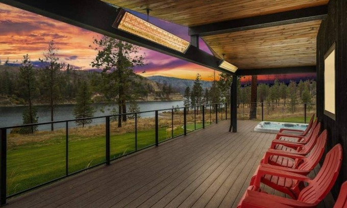 Wellpinit Cabina | Camp Fun - where adults + kids always have fun!