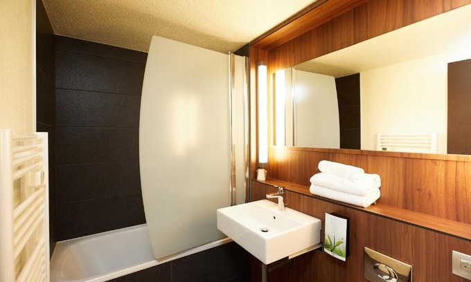 Bizanos Hotel | Campanile Pau Est-Bizanos