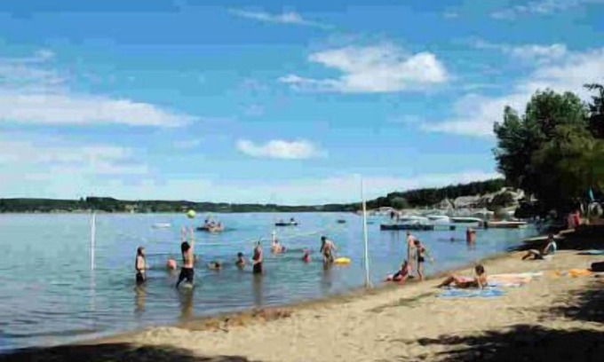 Salles-Curan Alquiler De RV | Camping Beau Rivage**** - Bengali Tent 3 Rooms 4 Persons