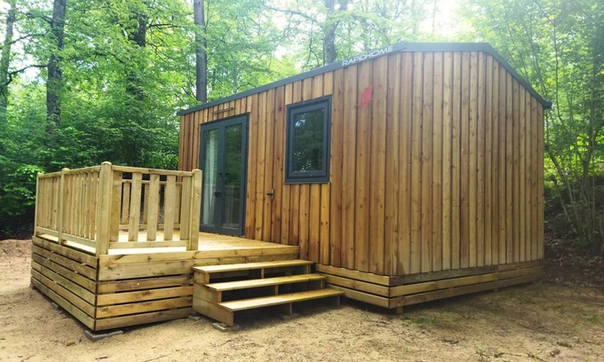 Saint-Gerons Casa | Camping Les Rives du lac Cantalès *** - Cabin (without toilets) TITHOME 4 people