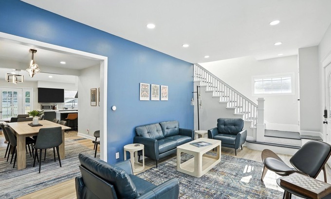 Valparaiso Casa | Campus To Dunes Escape | 2 King Beds | Game Area + Fire Pit + Deck Lounge